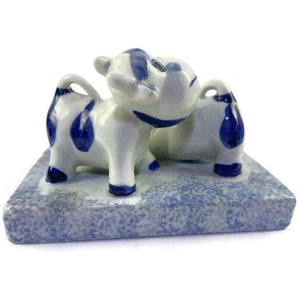 Delft Blue Holland Playful Cows Figurine Hand Painted 2.5 x 4 x 2.5 - Picture 4 of 7
